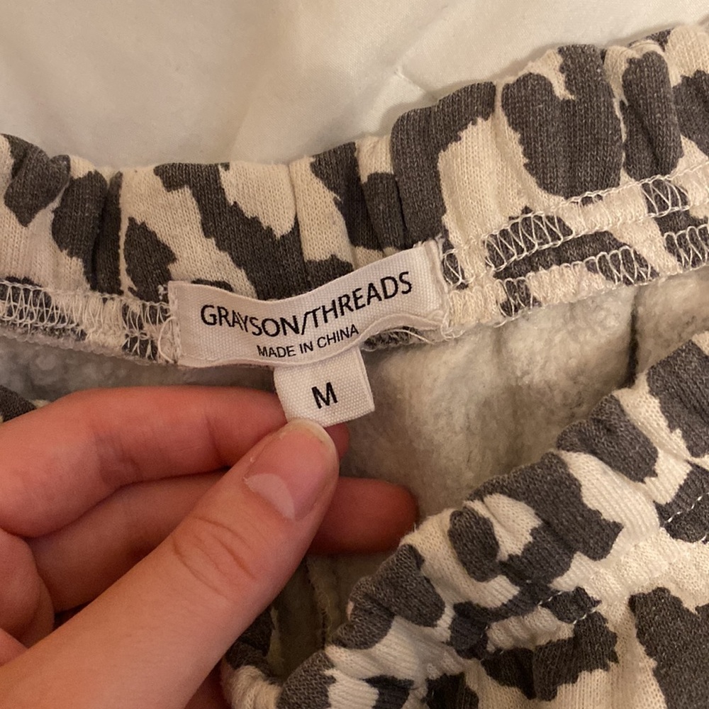 Cheetah Print Loungewear Matching Set - Picture 6 of 8